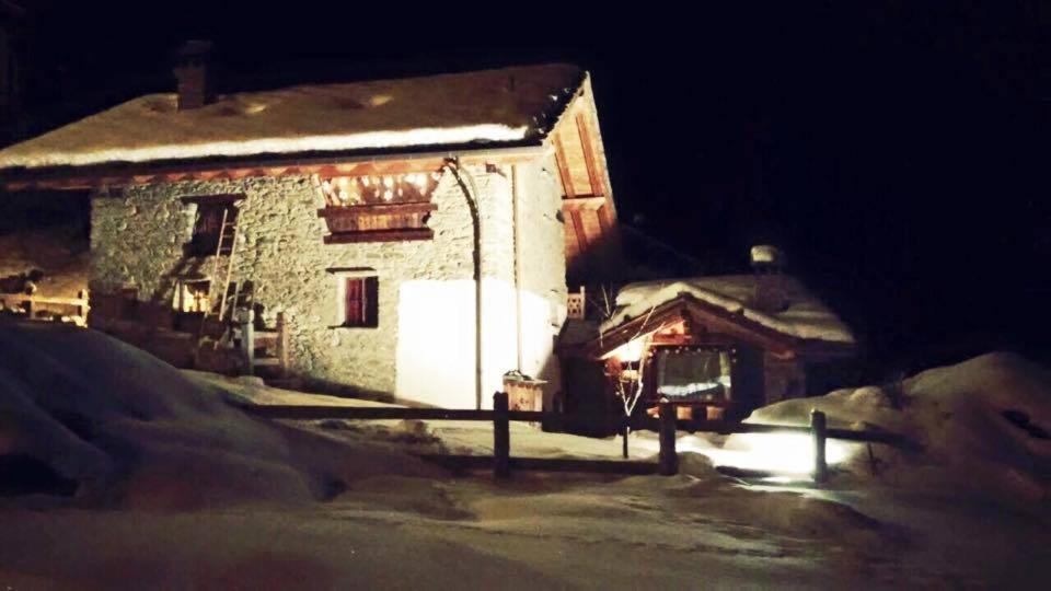 B&B Lo Djoua De Toueno Arvier Exterior foto