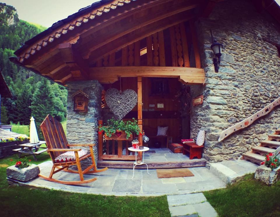 B&B Lo Djoua De Toueno Arvier Exterior foto
